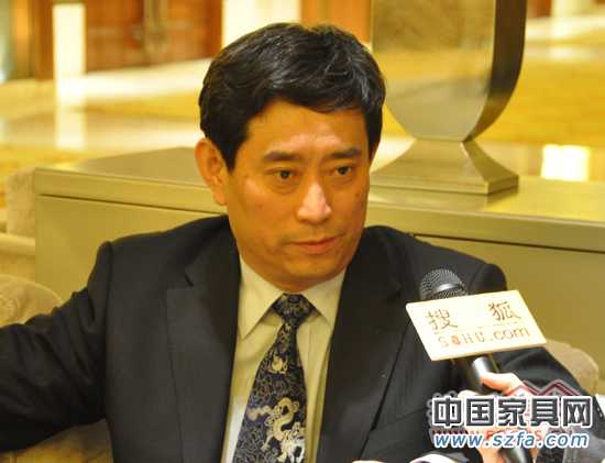 中國家具協(xié)會理事長朱長嶺